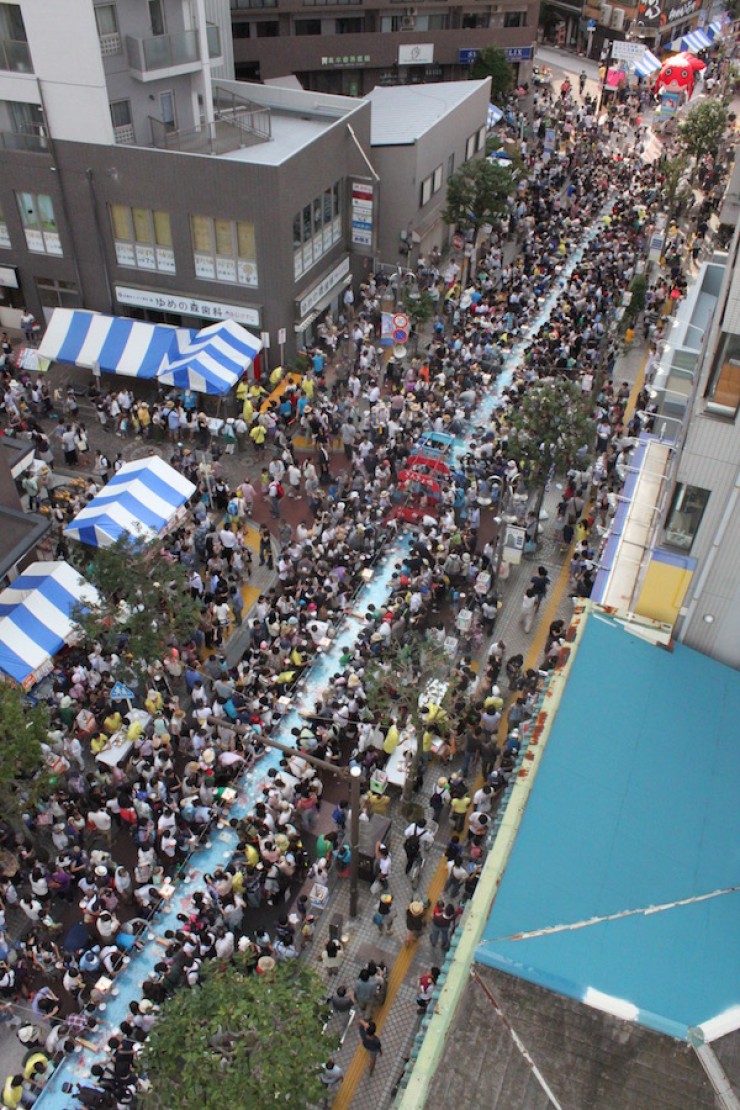 湘南 藤沢で 世界一大きい金魚すくい が開催 7 30日 湘南人