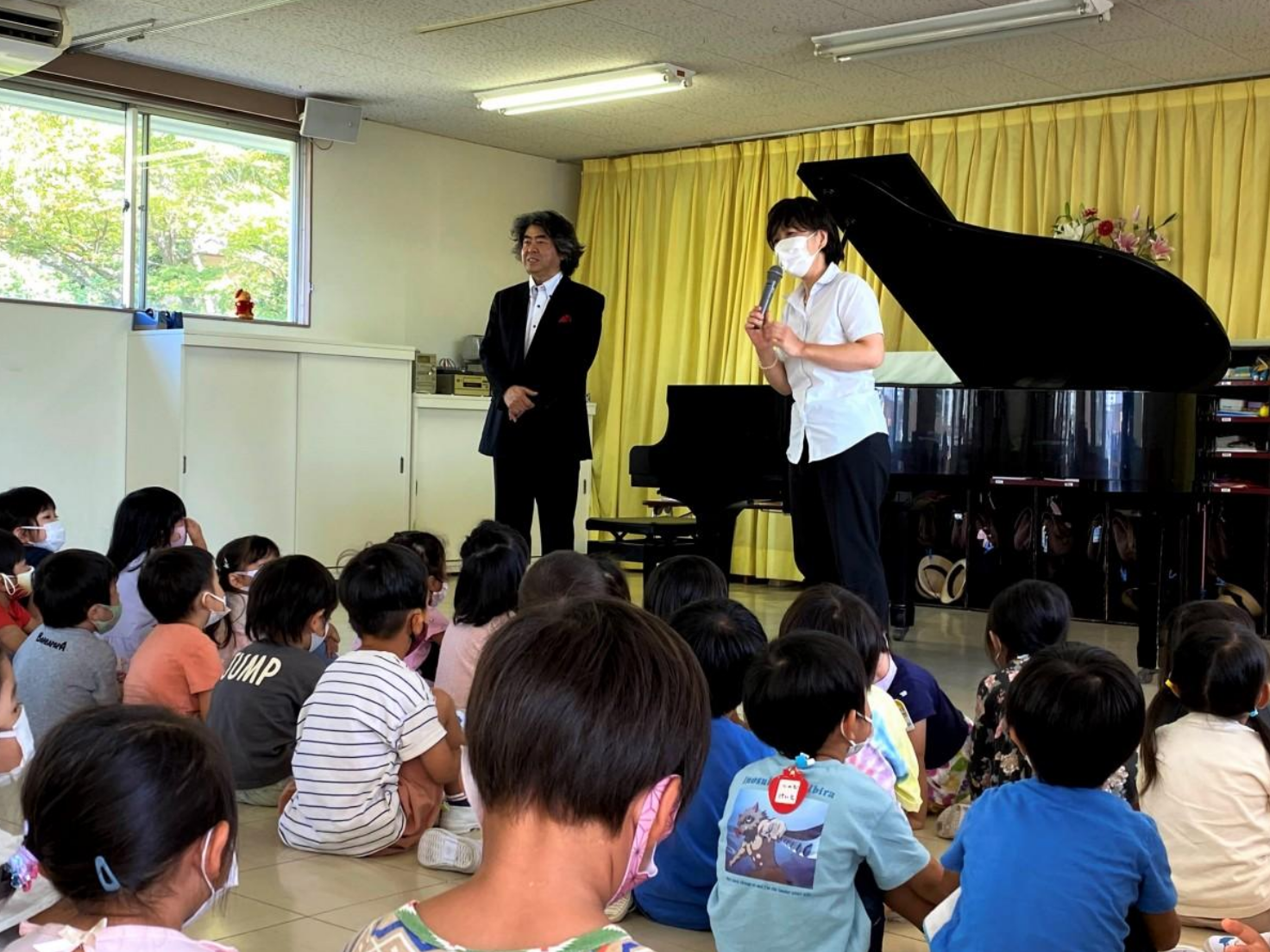 葉山の幼稚園に世界で活躍するピアニスト若林顕さん 園児たちに演奏披露 湘南人