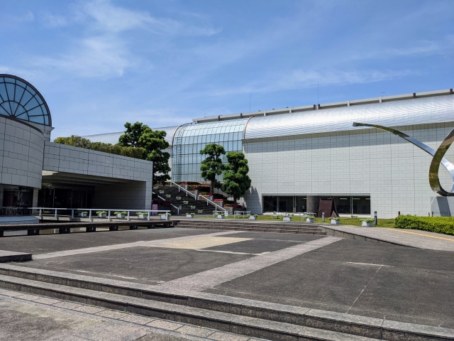 平塚市美術館