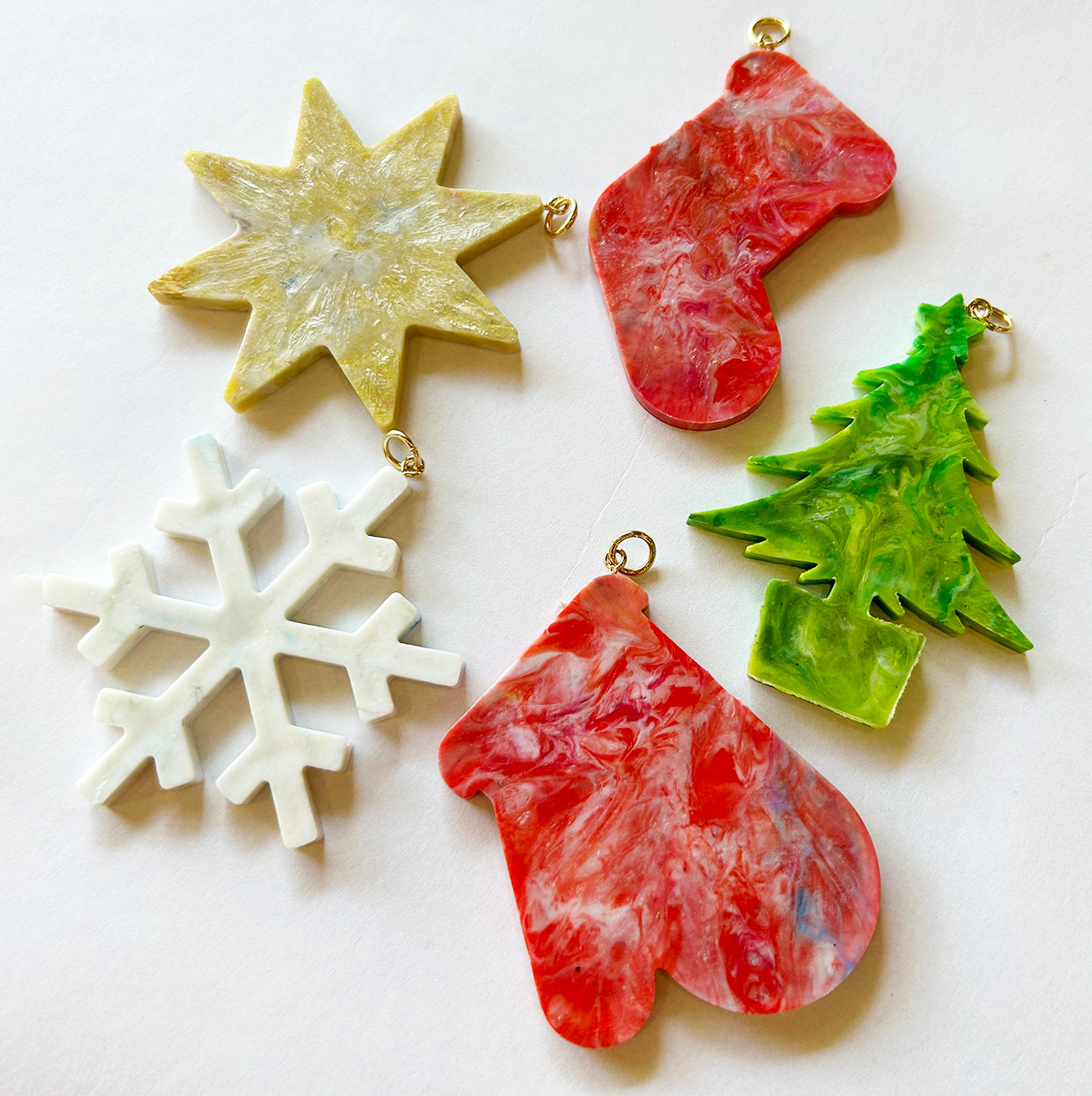 【藤沢市】再生プラスチック製のクリスマス用ガーランド販売開始
