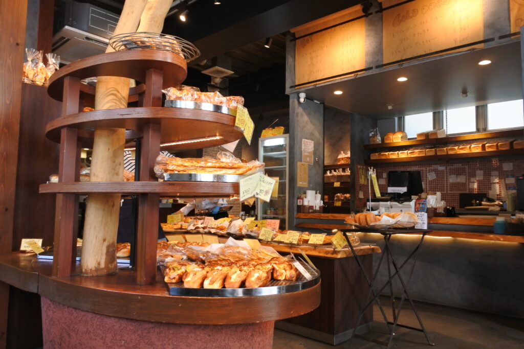 茅ヶ崎 グルメレポ】Pain de Nanosh 茅ヶ崎店 ‐ 富士山の溶岩窯で