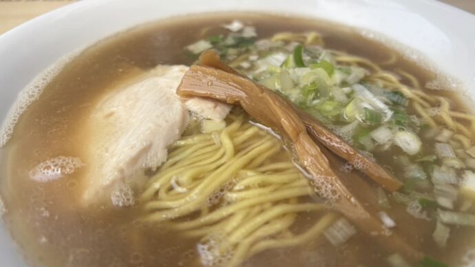 藤沢 グルメレポ】江ノ島らぁ麺 片瀬商店 - 隠れた名店で食べる極上地