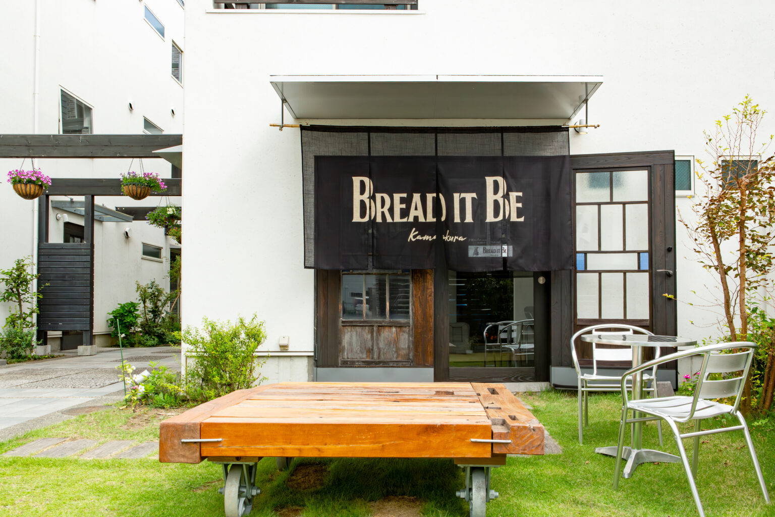 【鎌倉 グルメレポ】BREAD IT BE - 30種の小麦を使い分ける職人が奏でる、“挽きたて小麦”が香るパンと静かな時間 | 湘南人