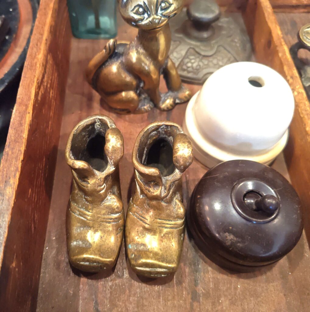 平塚 ショップレポ】antique shop menu - 時代を超えて愛される品が