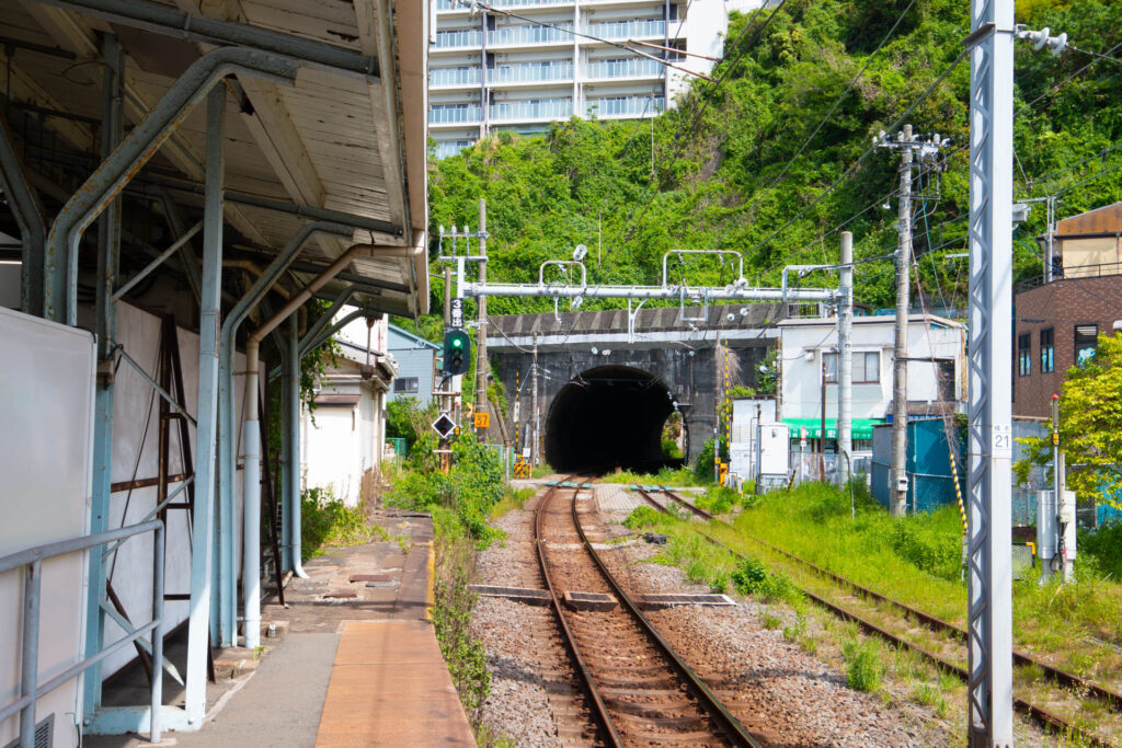 横須賀 観光スポットレポ】田浦駅～横須賀駅ひと駅散歩 - 歴史ある