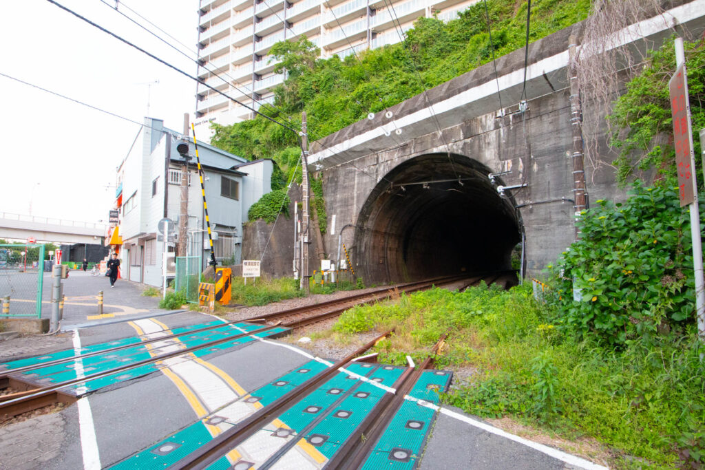 横須賀 観光スポットレポ】田浦駅～横須賀駅ひと駅散歩 - 歴史ある